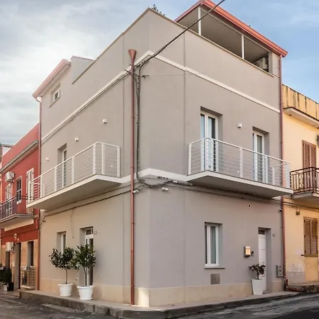 Trisina Rooms Avola Exterior photo