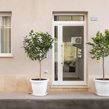 Trisina Rooms Avola Exterior photo